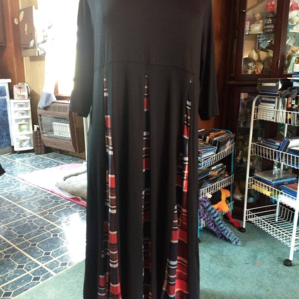 Long sleeve plaid maxi dress